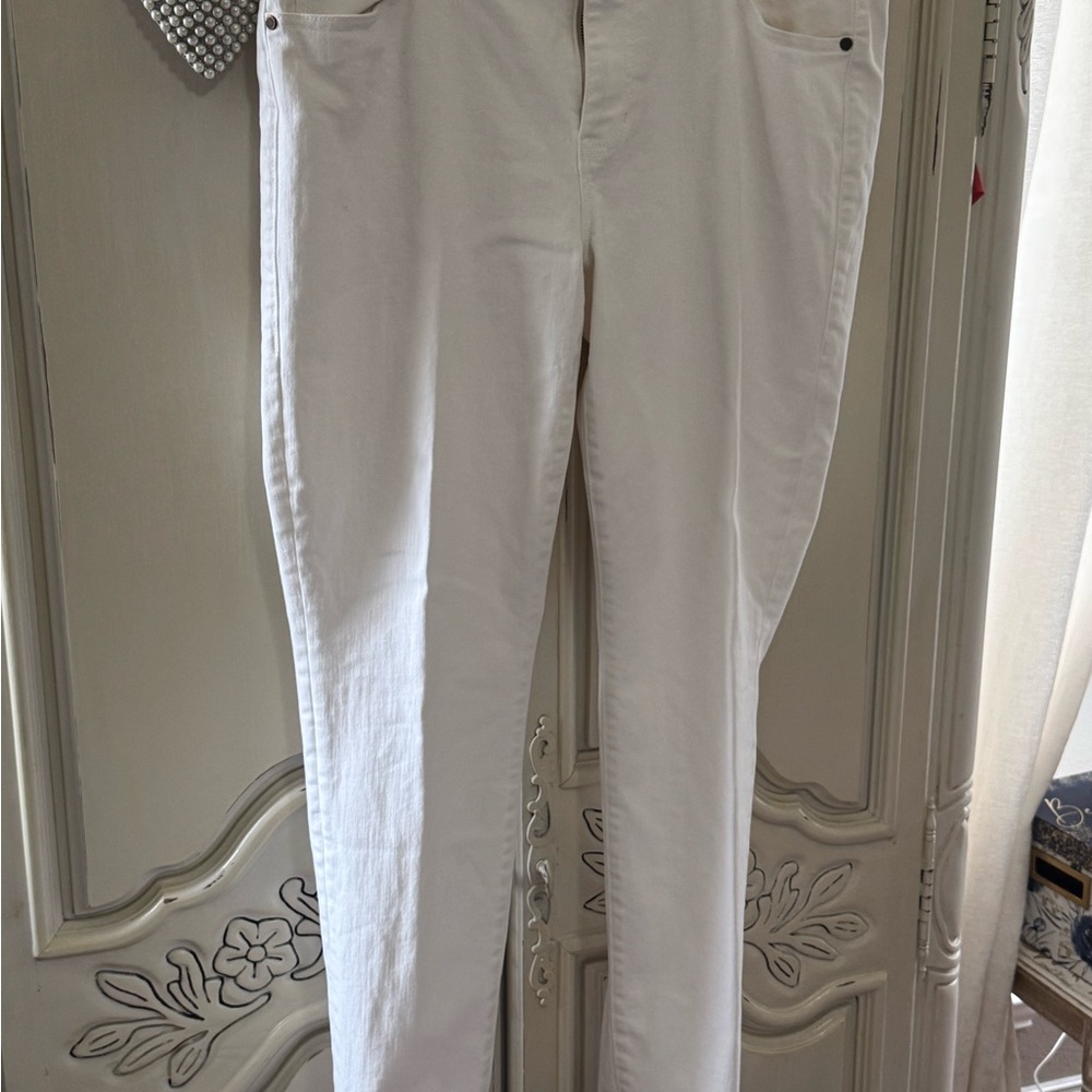 White Ankle Cropped Jeans with Slim Fit